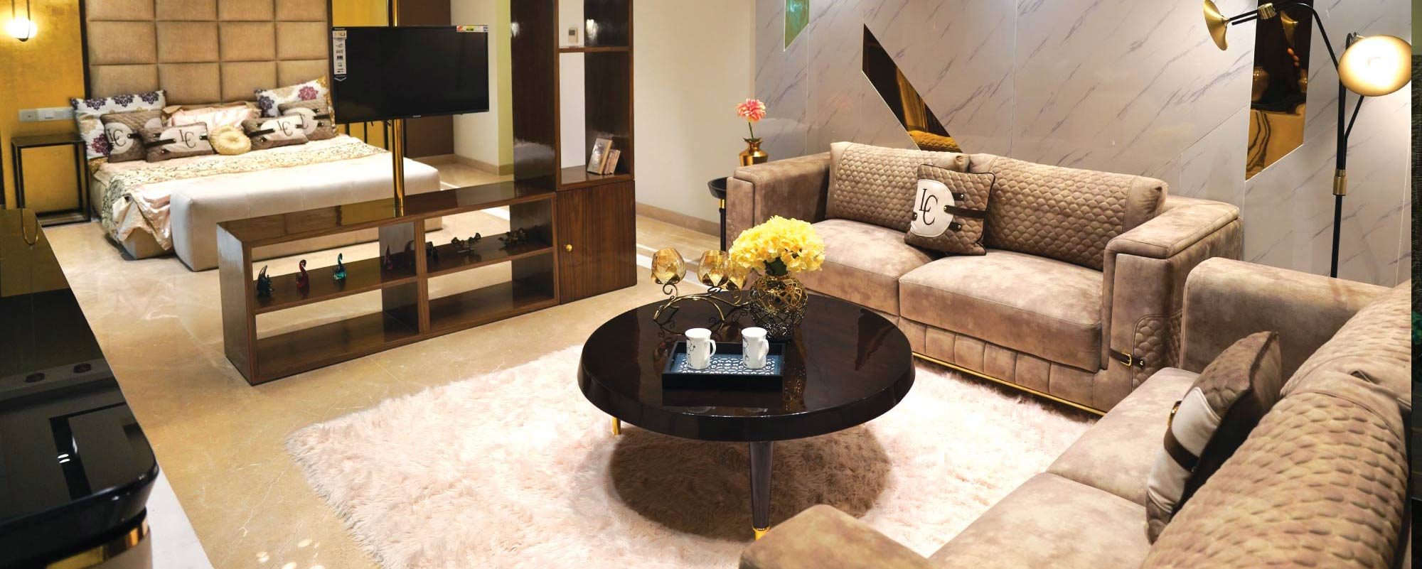 Gaurs Platinum Towers — photo 4